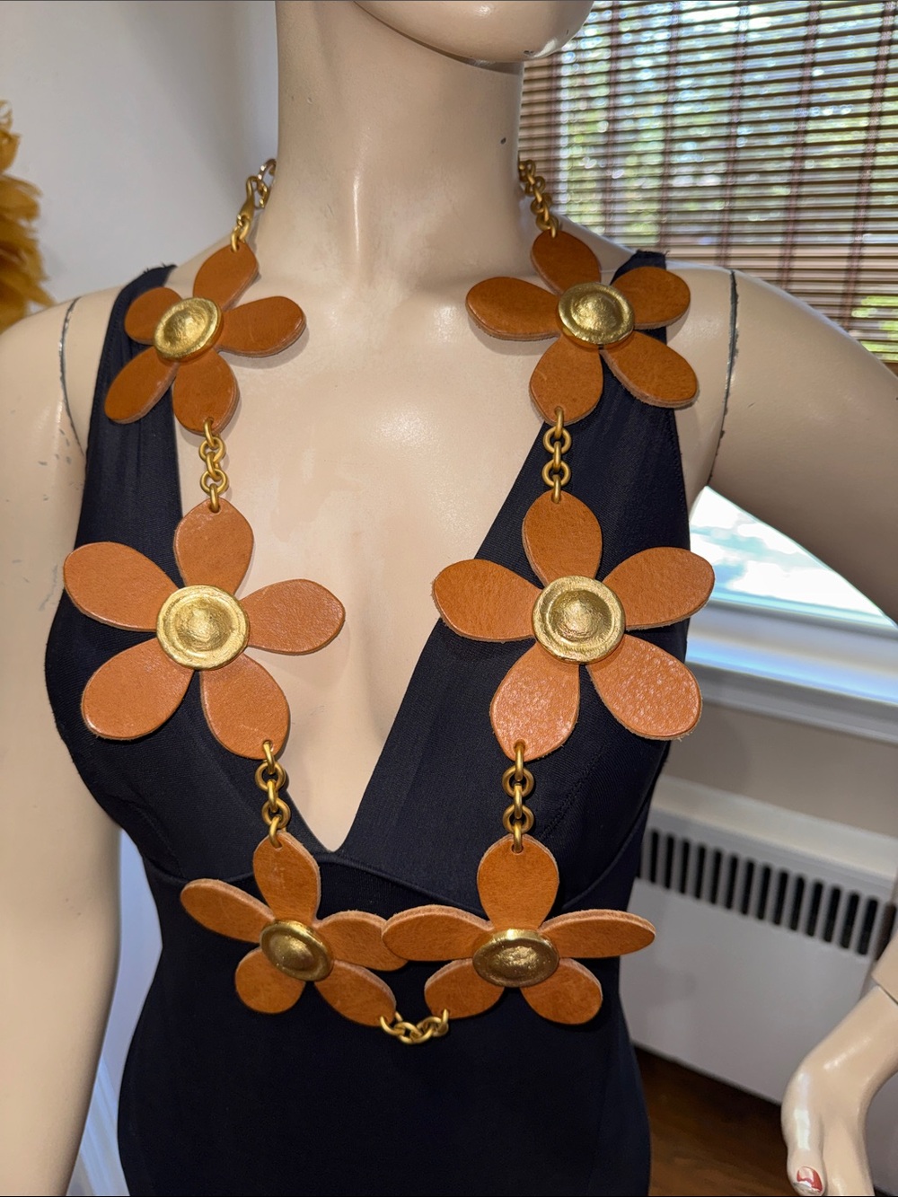 Vintage Leather Flower Belt - Picture 3 of 17